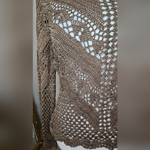 BCBGMaxAzria Crochet Metallic Thread Open Knit Top. Brown/gold. Size Large - Picture 6 of 12